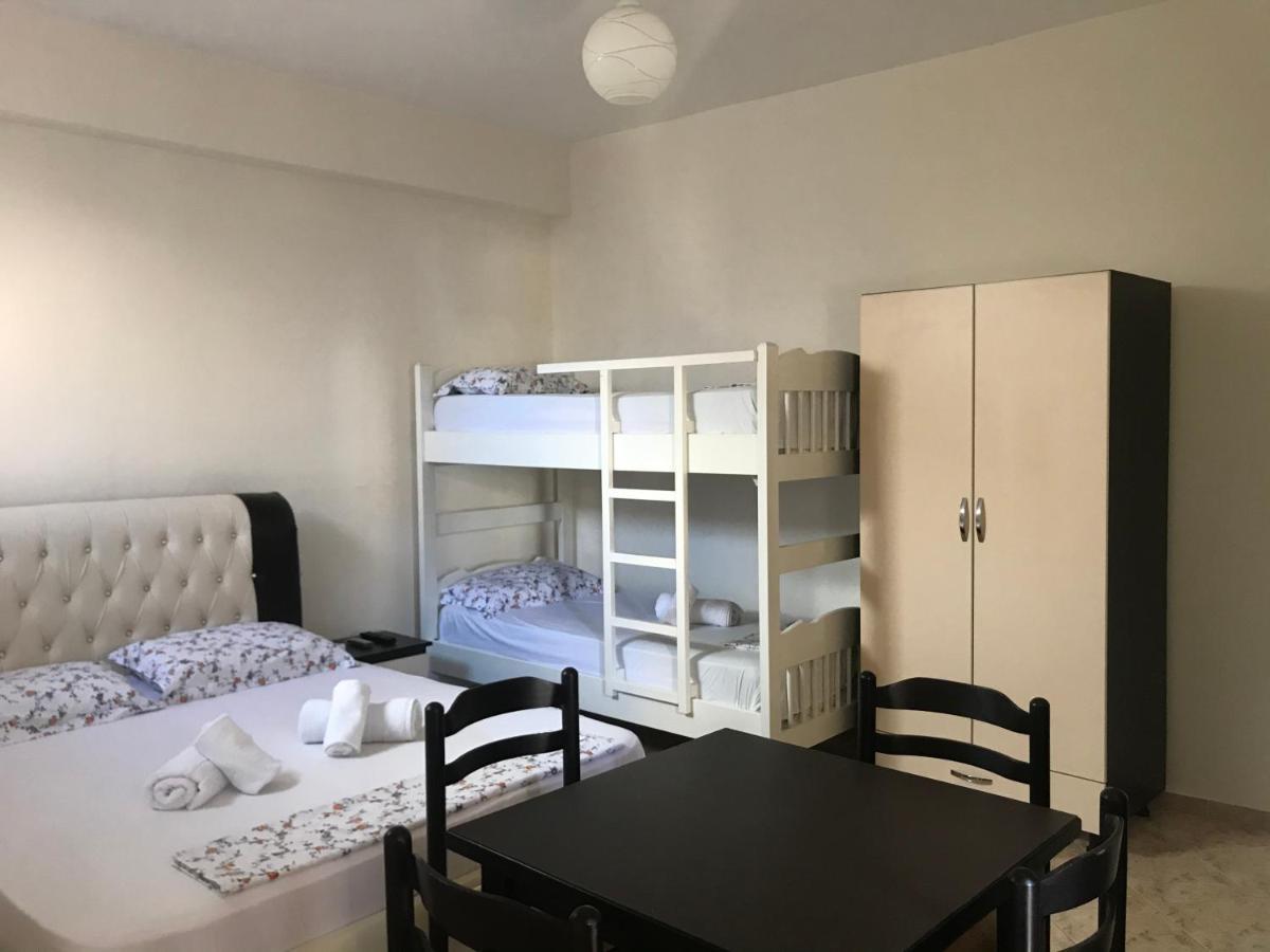 Guesthouse Flamurクサミル エクステリア 写真