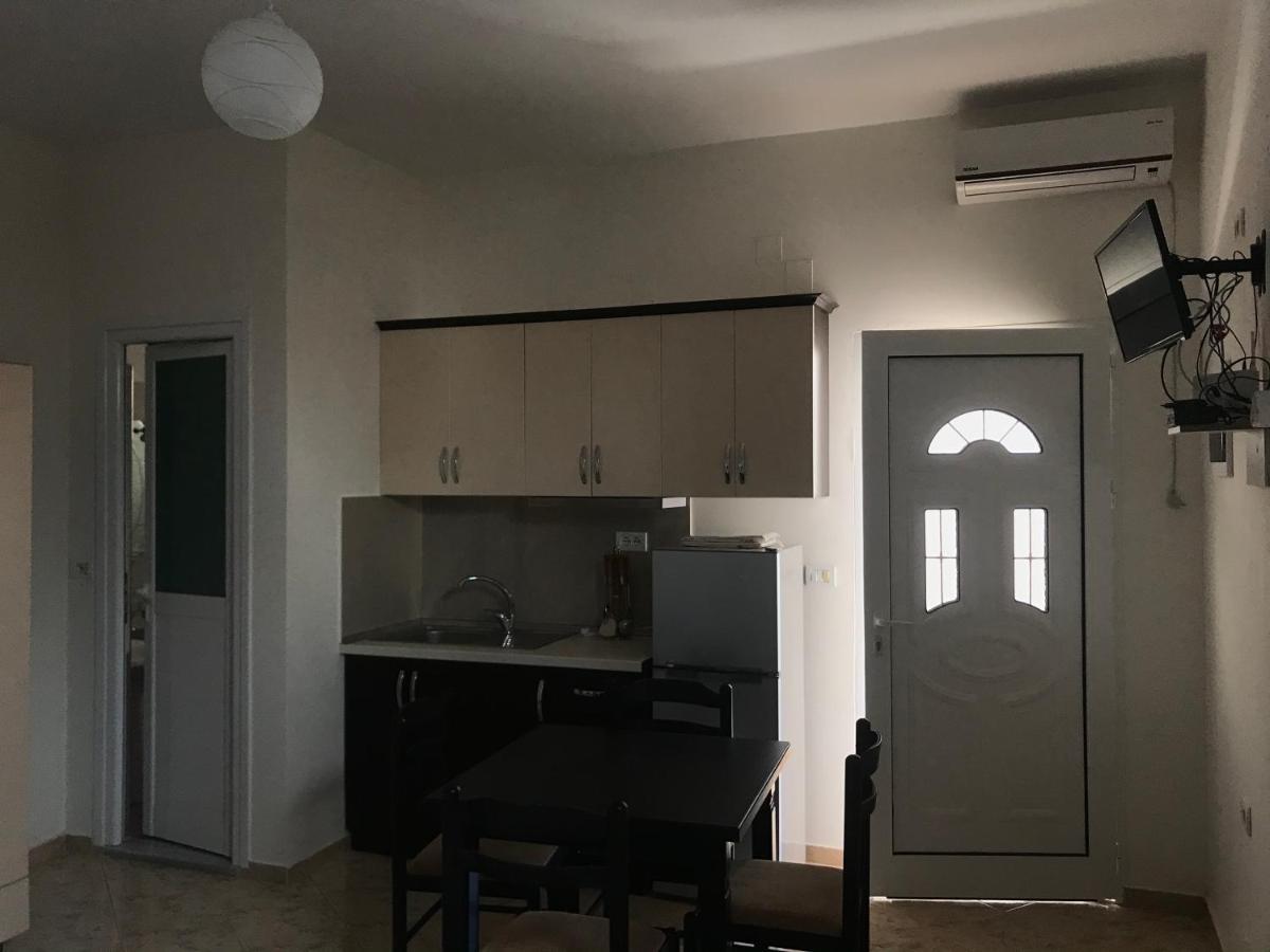 Guesthouse Flamurクサミル エクステリア 写真