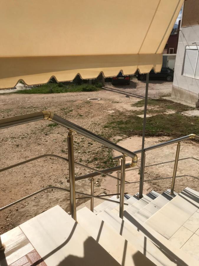 Guesthouse Flamurクサミル エクステリア 写真